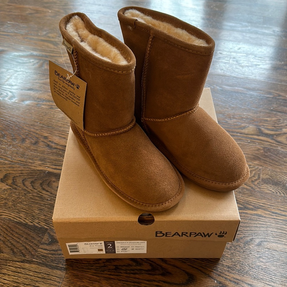 BEARPAW size 2 boots.